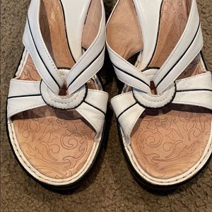 Sofft women’s sandals